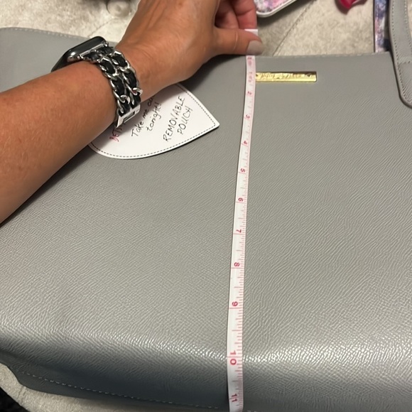 Betsey Johnson gray tote style bag with amazing lining and detachable pouch, new - Picture 11 of 15